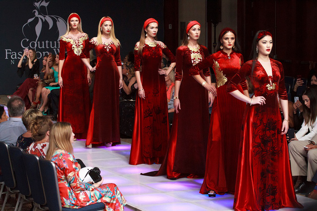 NTK áo dài cho CT Quốc Hội Kim Ngân mở màn thành công tại Tuần lễ thời trang New York