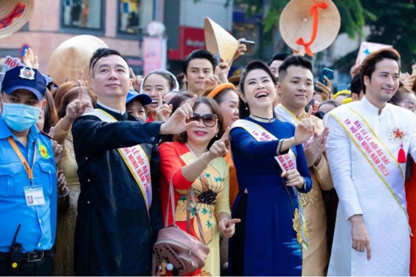 Áo dài Việt Nam qua lăng kính của các đại sứ Lễ hội Áo dài TPHCM lần thứ 9