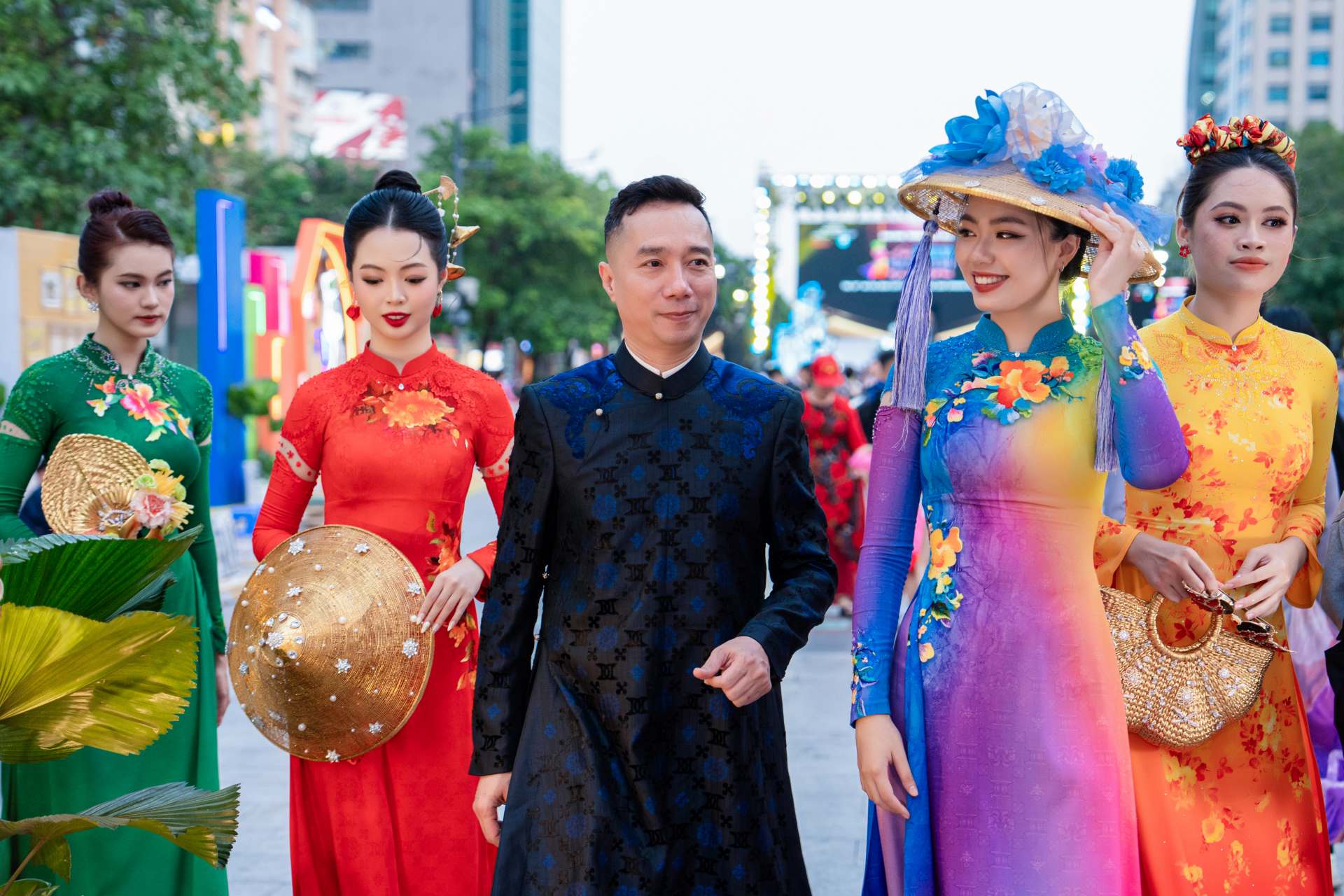 NTK Đỗ Trịnh Hoài Nam và ấn tượng tại Lễ hội áo dài TPHCM 2024